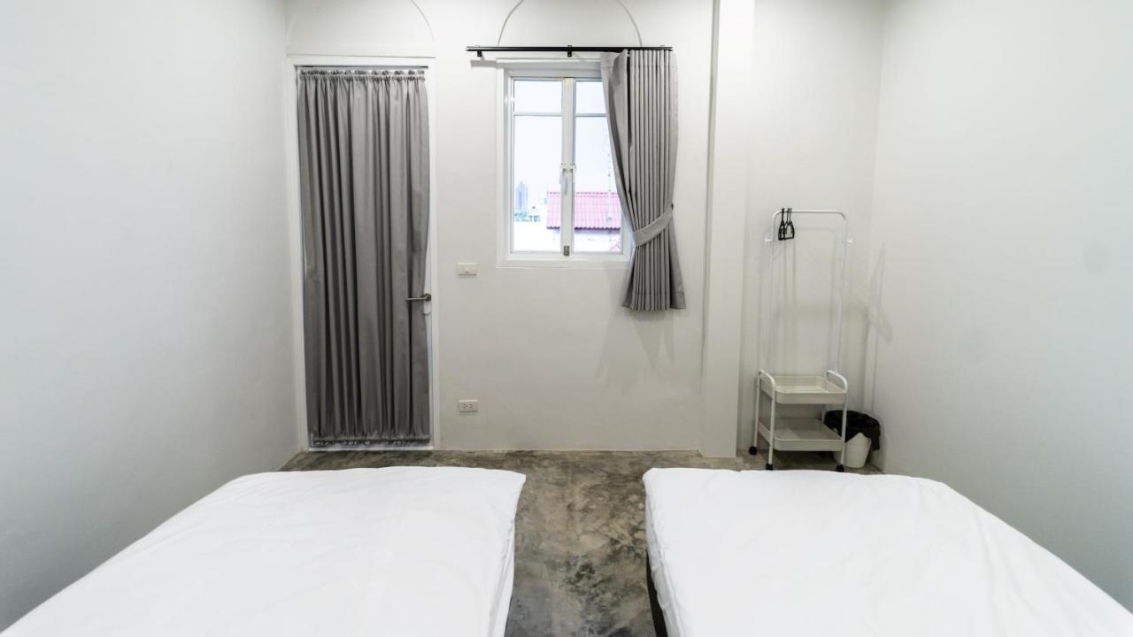 Pier 808 Hostel バンコク都 エクステリア 写真