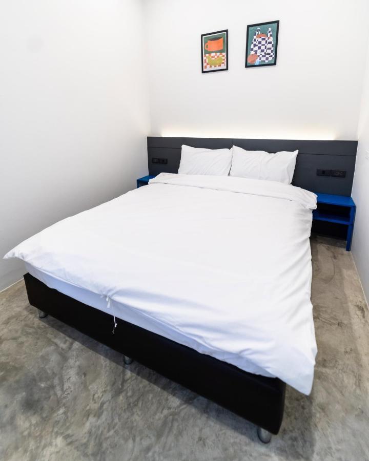 Pier 808 Hostel バンコク都 エクステリア 写真